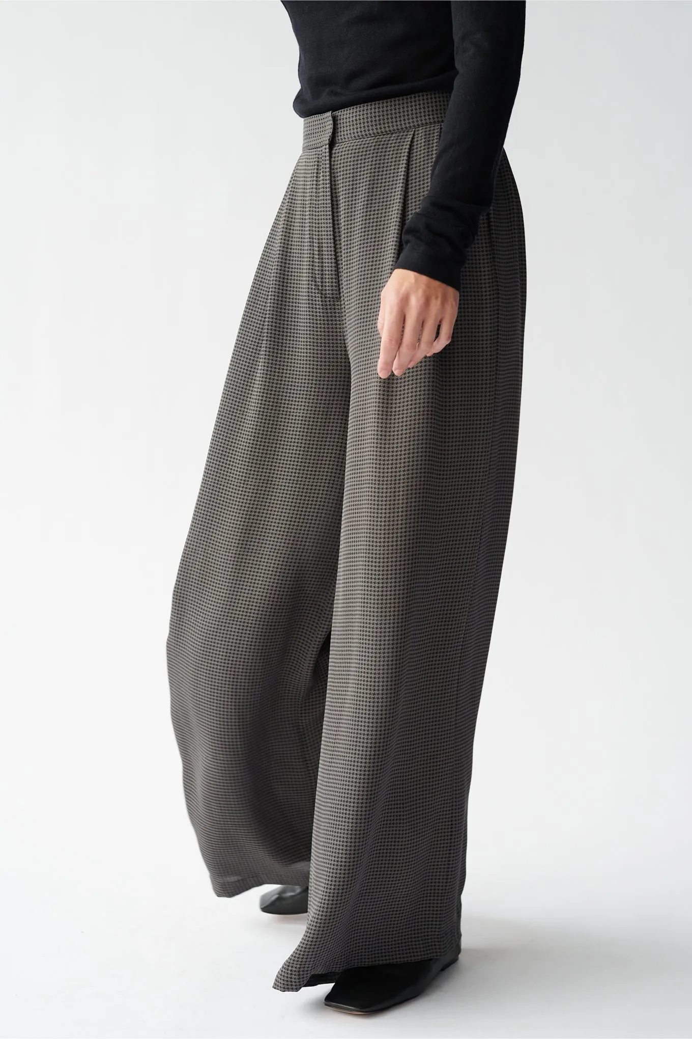 CECCO PANTS - DARK GREY HOUNDSTOOTH - SILK GEORGETTE