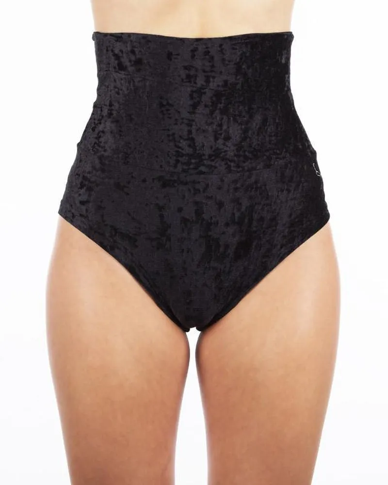 Dragonfly Betty High-Waisted Shorts - Velvet Black