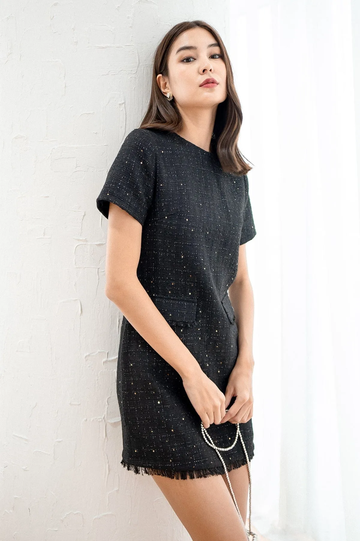 LEIGH TWEED SHIFT DRESS IN BLACK