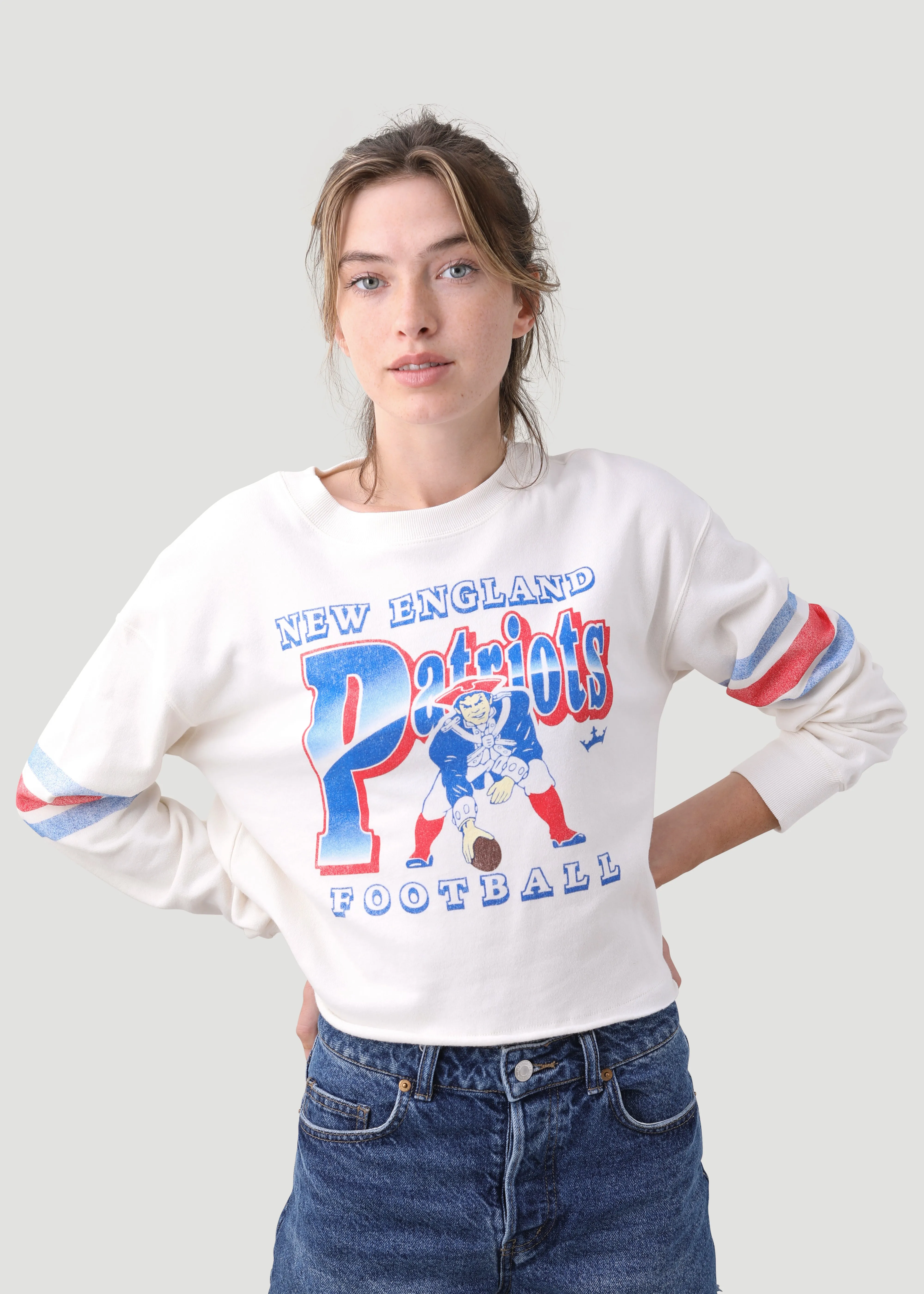 New England Patriots Junk Food Women's Kickoff Crop Crewneck