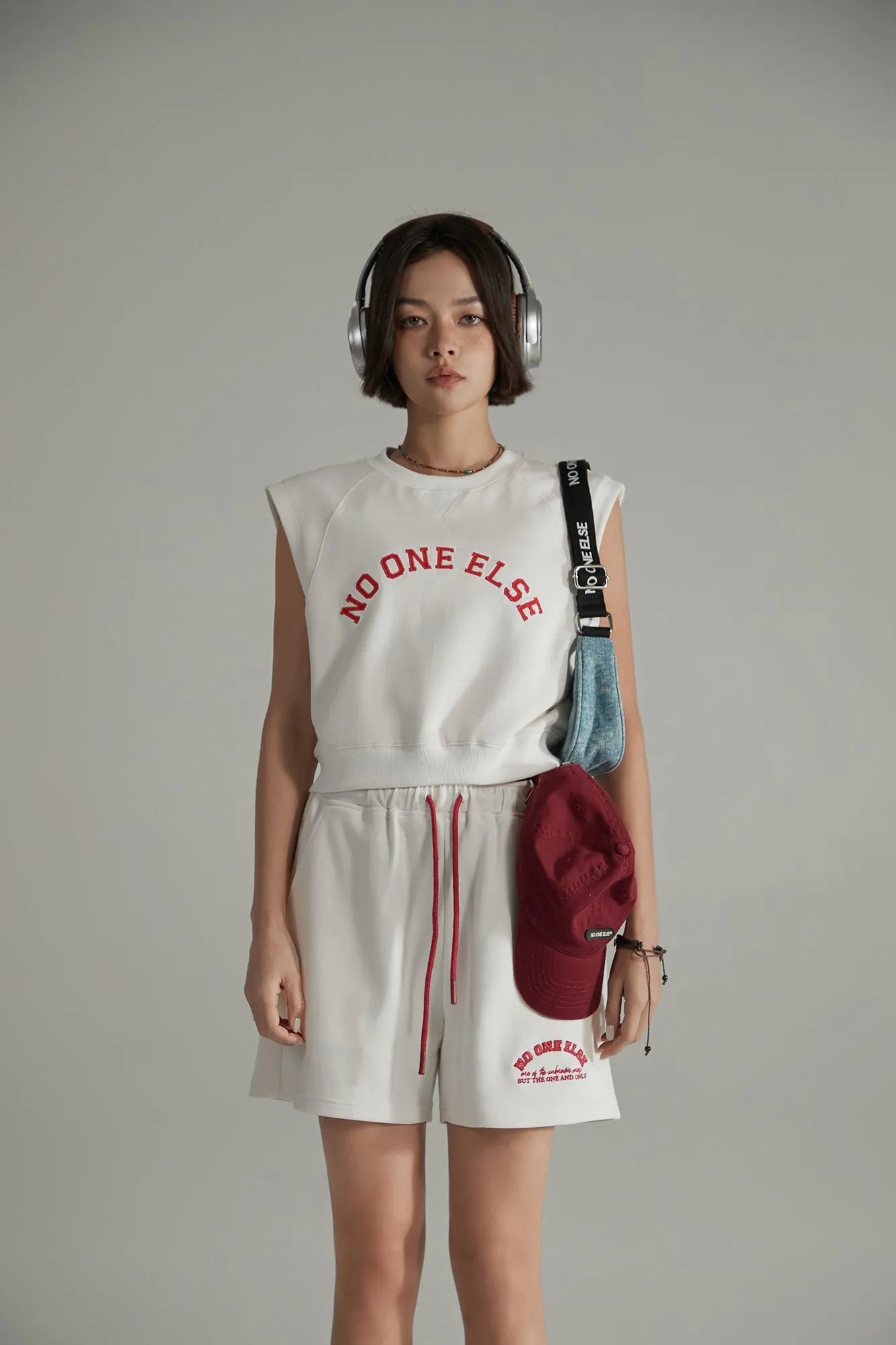 Noe Logo Cropped Sleeveless Sweatshirt