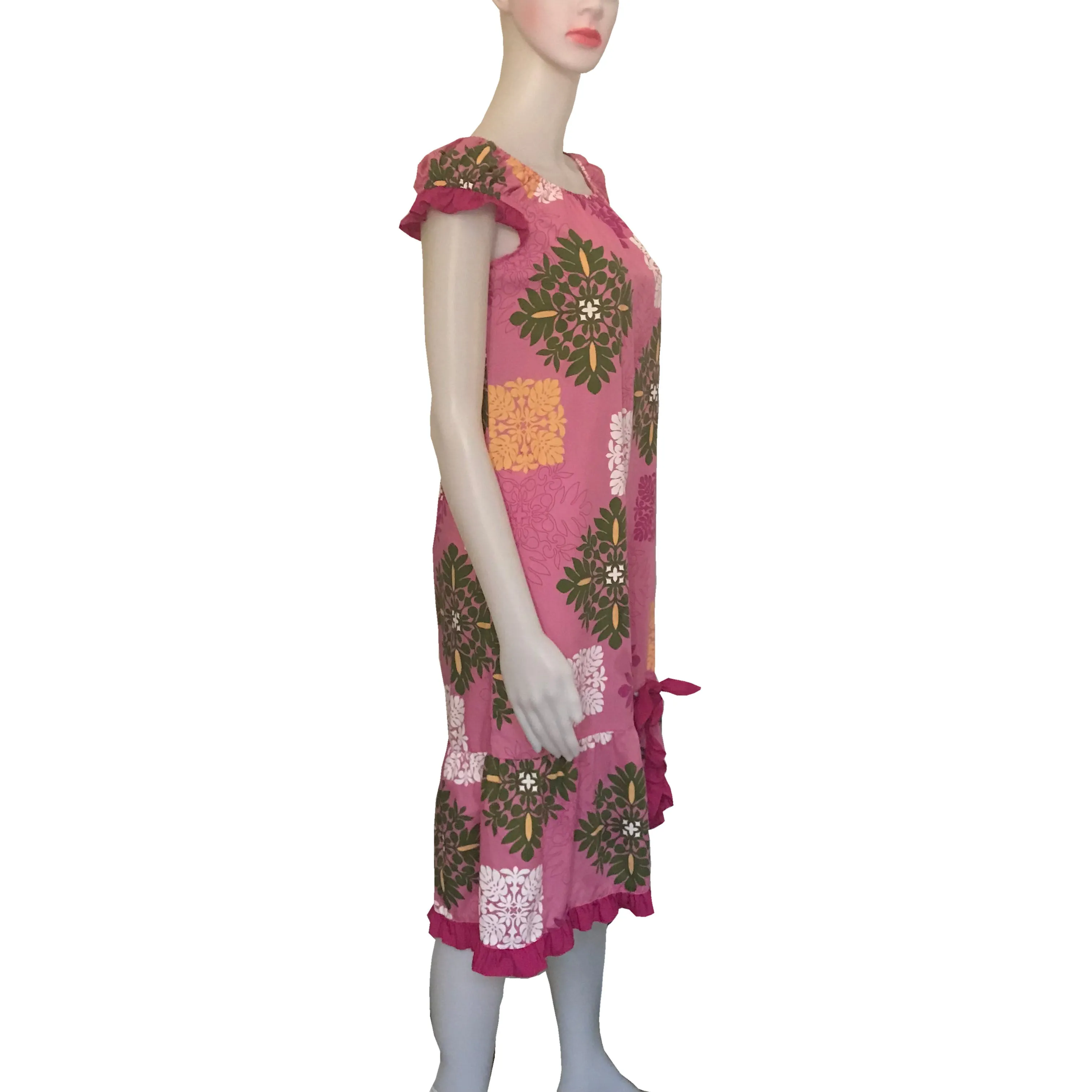 Vintage 1960s Hawaiian Floral Shift Dress